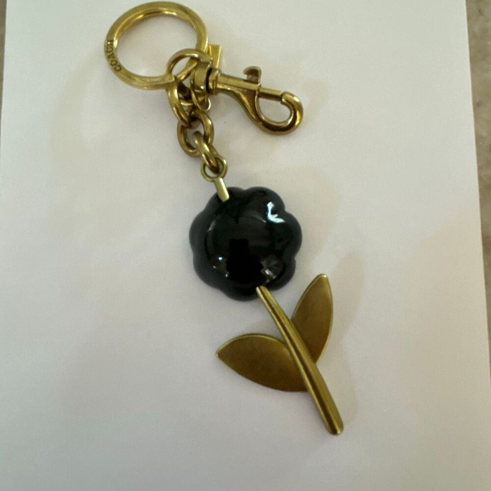 Chunky Flower Keychain - Picture 3 of 5
